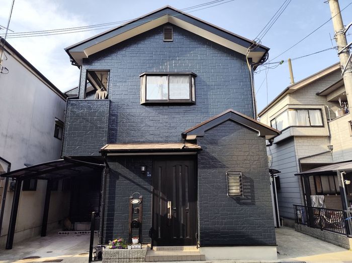 【松原市別所】築25年の色褪せ・コーキング破断をシリコン塗料で解消！薄グレーから濃グレーへ大胆イメージチェンジ