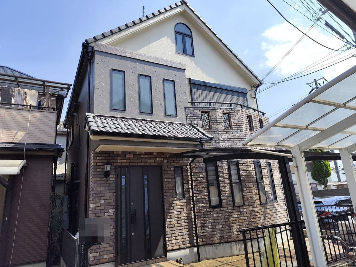 色褪せたモルタル外壁がシリコン塗料で落ち着いたブラウンに復活！松原市大堀N様邸の施工事例