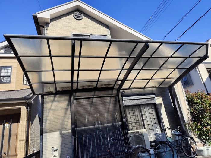 松原市大堀のU様邸 カーポート越しに見た建物全景