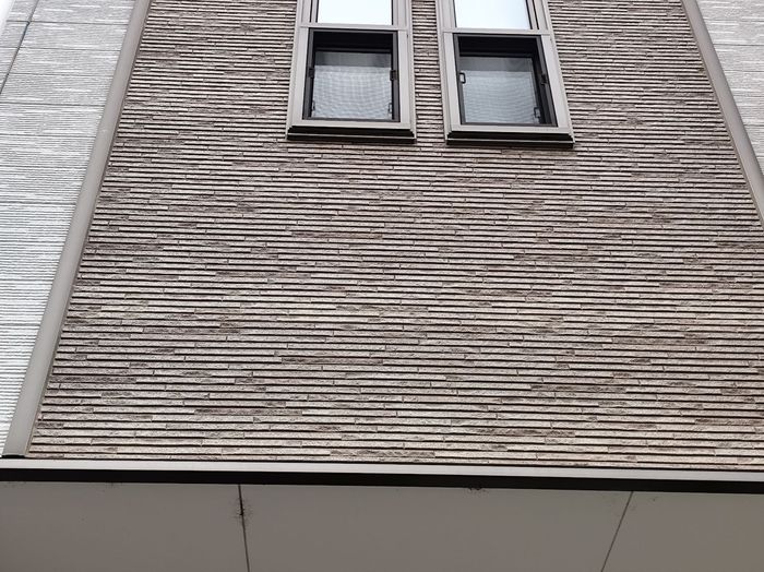 八尾市曙川東のT様邸 ブリック調サイディング外壁面の全景