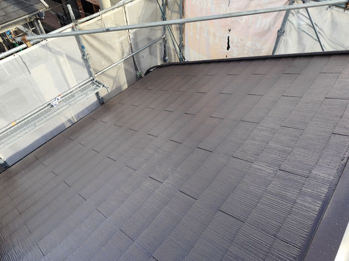 松原市別所 屋根塗装後・ブラウン系に塗り替えられたスレート屋根