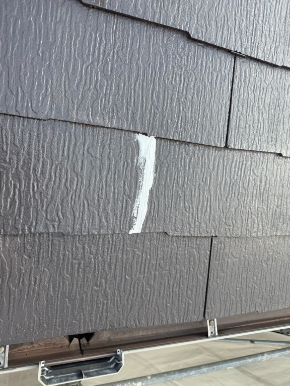 屋根の割れ補修