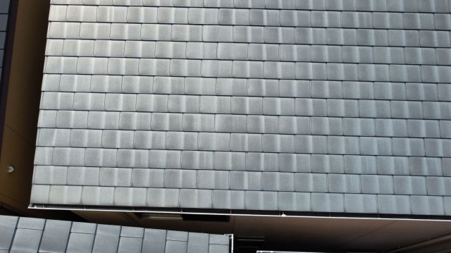 【八尾市久宝寺】「屋根塗装の時期はまだ早い？」足場を有効活用して賢くメンテナンス