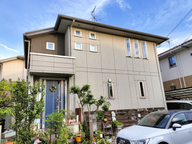 塗装前のサイディング住宅