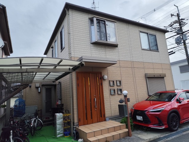 【藤井寺市藤が丘】色褪せた外壁&屋根の現地調査！不要な工事は勧めません。「既存パッキンを活かす」プロの判断