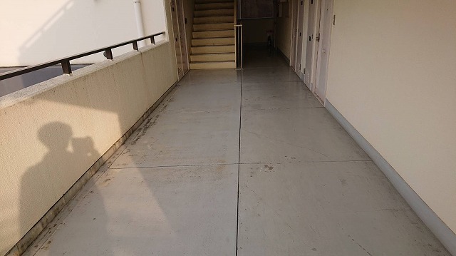 共用廊下・階段　防水層劣化