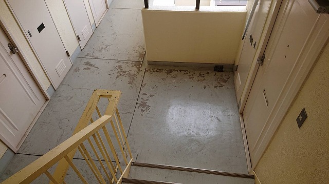 共用廊下・階段　防水層劣化あ