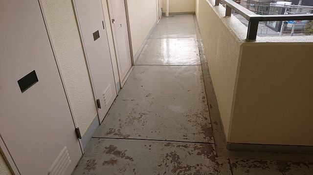共用廊下・階段　防水層劣化