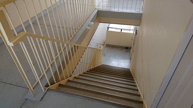 共用廊下・階段　防水層劣化