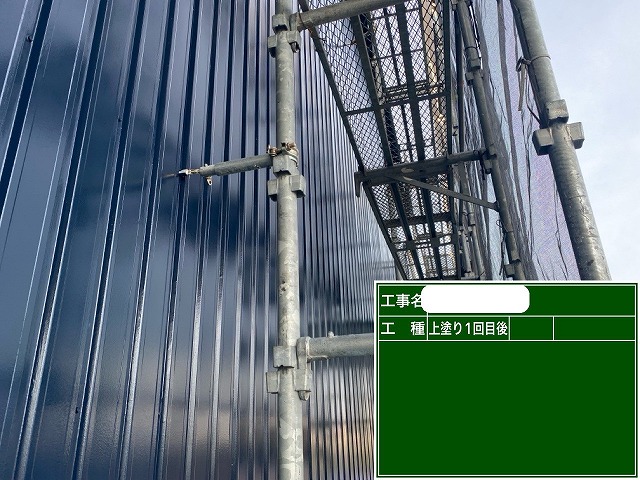 倉庫塗装 中塗り