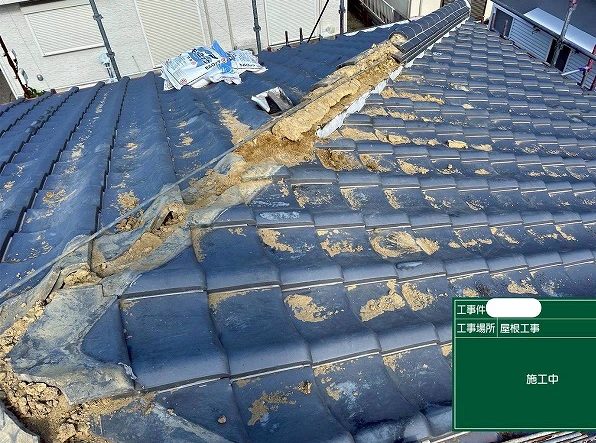 強力棟工事　瓦撤去