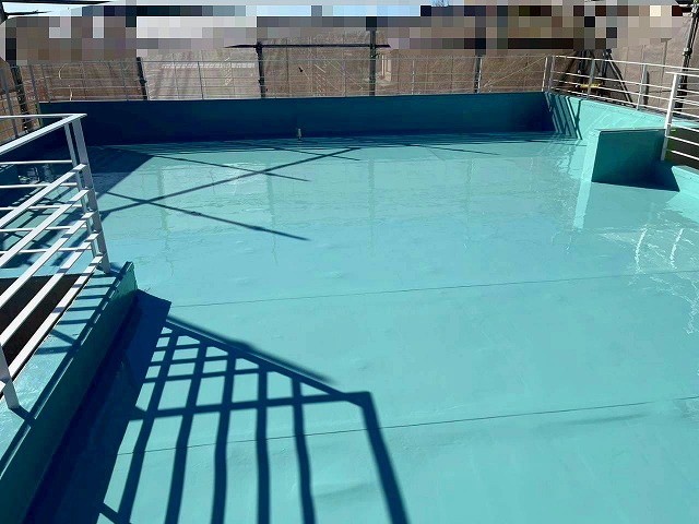 ベランダ　ウレタン塗膜防水　2層目