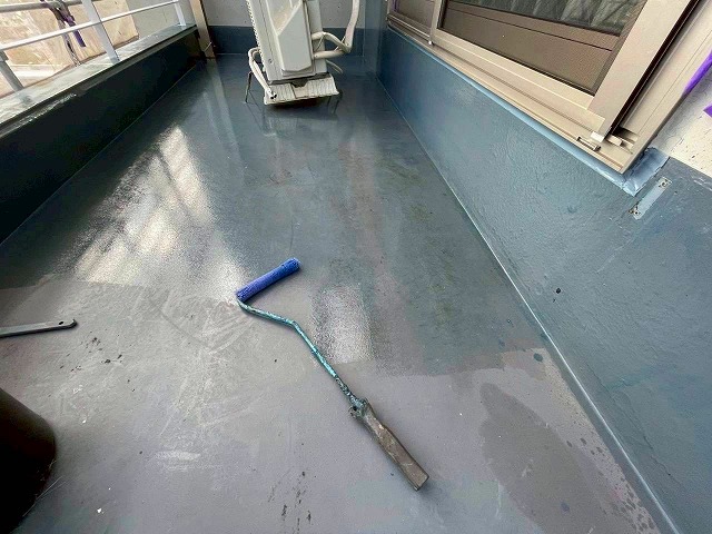 プライマー塗布　ベランダ