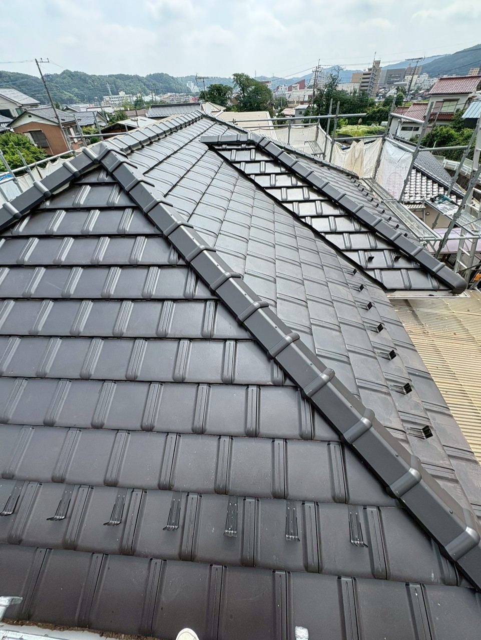 室内の雨シミも発見・・・築32年のお住まいを守る外装リフォーム完工！
