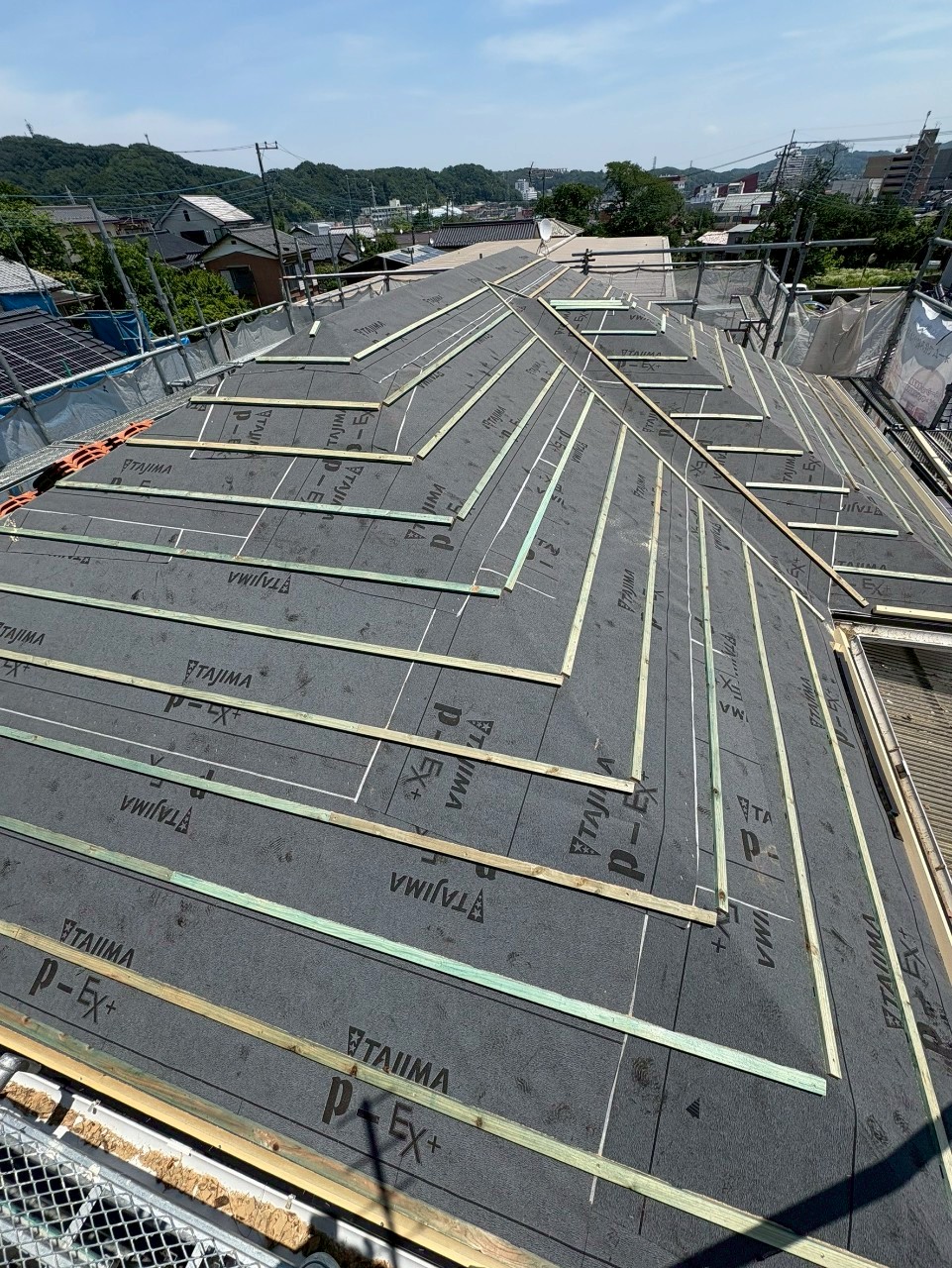 室内の雨シミも発見・・・築32年のお住まいを守る外装リフォーム完工！