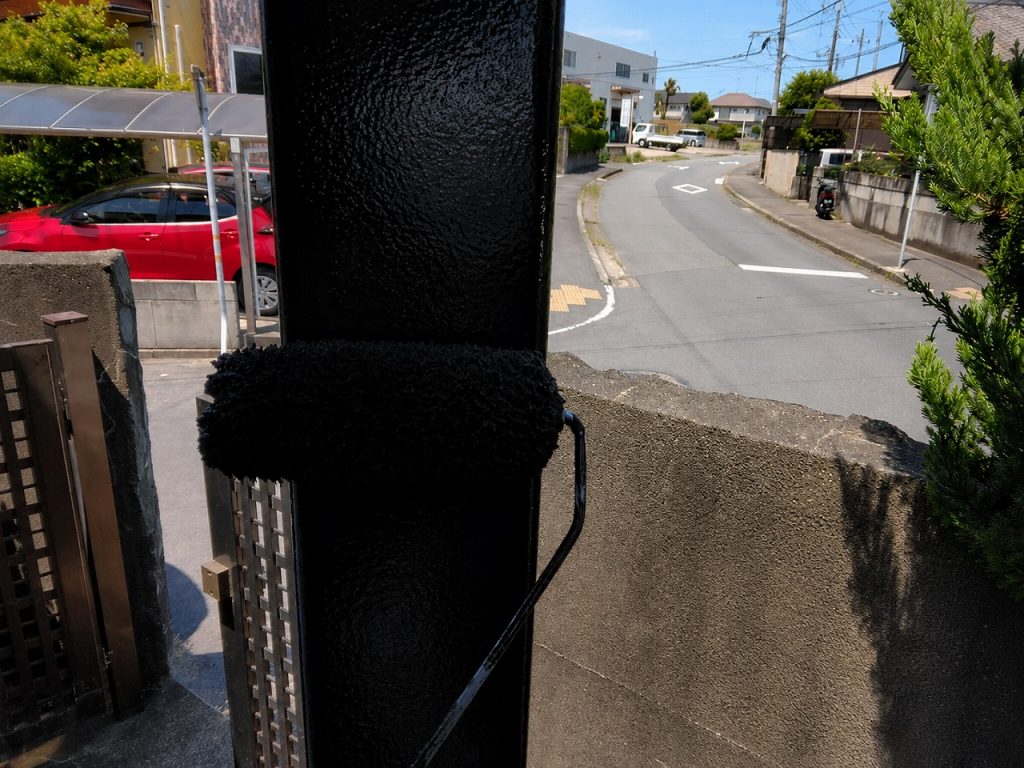 柱側面の塗装