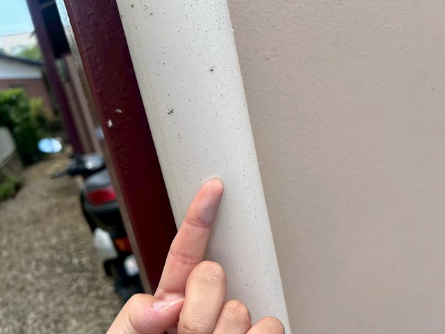 龍ケ崎市で外壁塗装前に調査したチョーキングや外壁の欠損、開口部シーリング割れの傷み