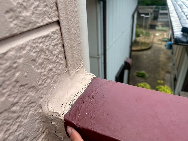 笠木際のひび割れ