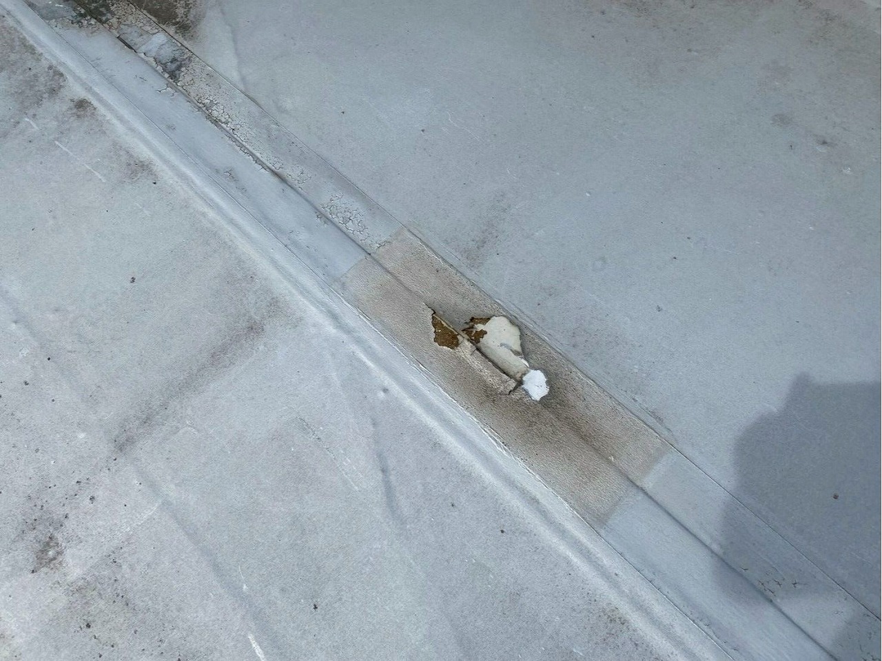 防水シート破損部分