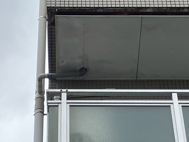 ベランダ下面の傷み