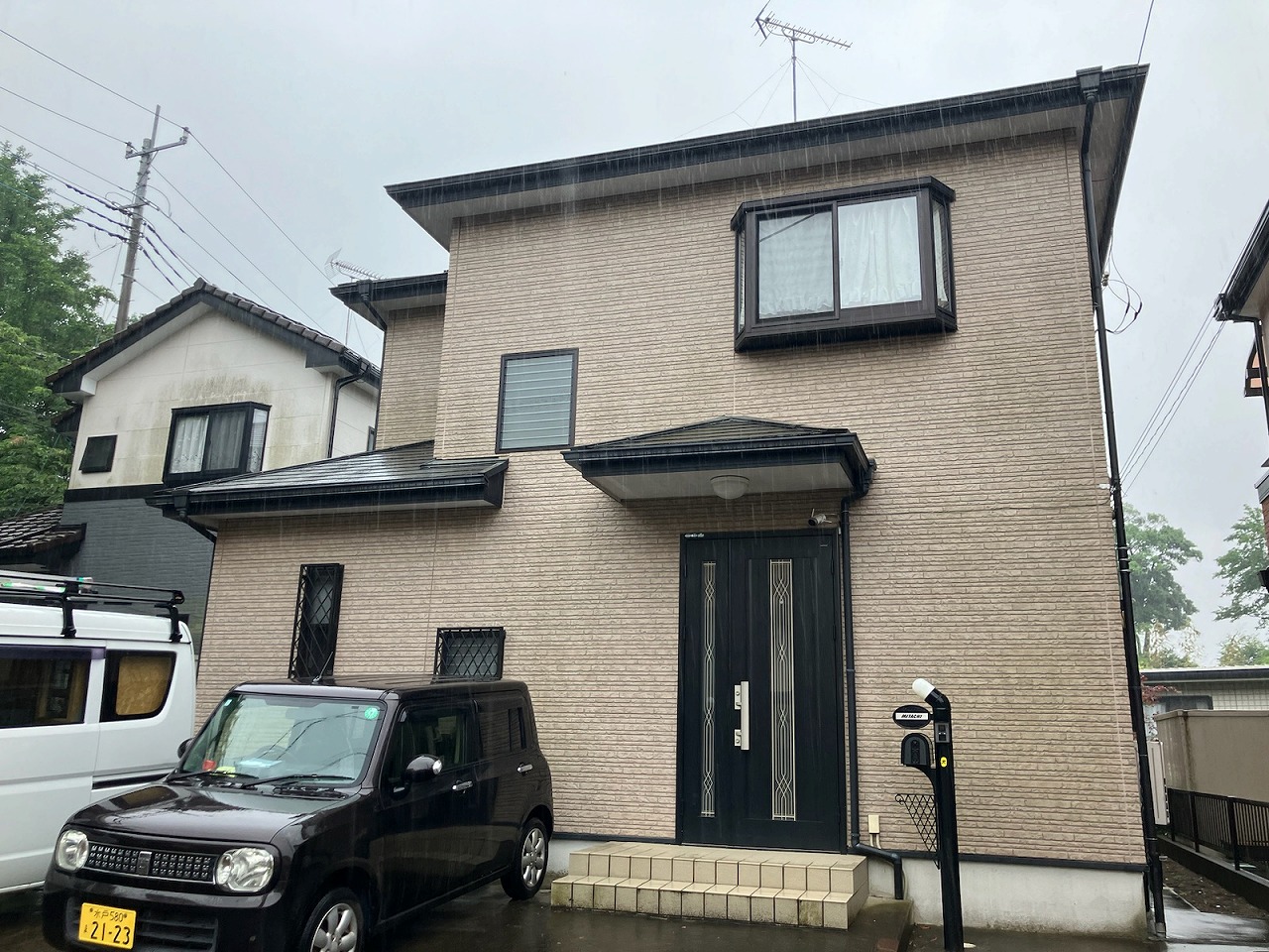 守谷市で外壁の目地劣化と屋根の色あせを確認し外壁塗装と屋根カバー工法を実施