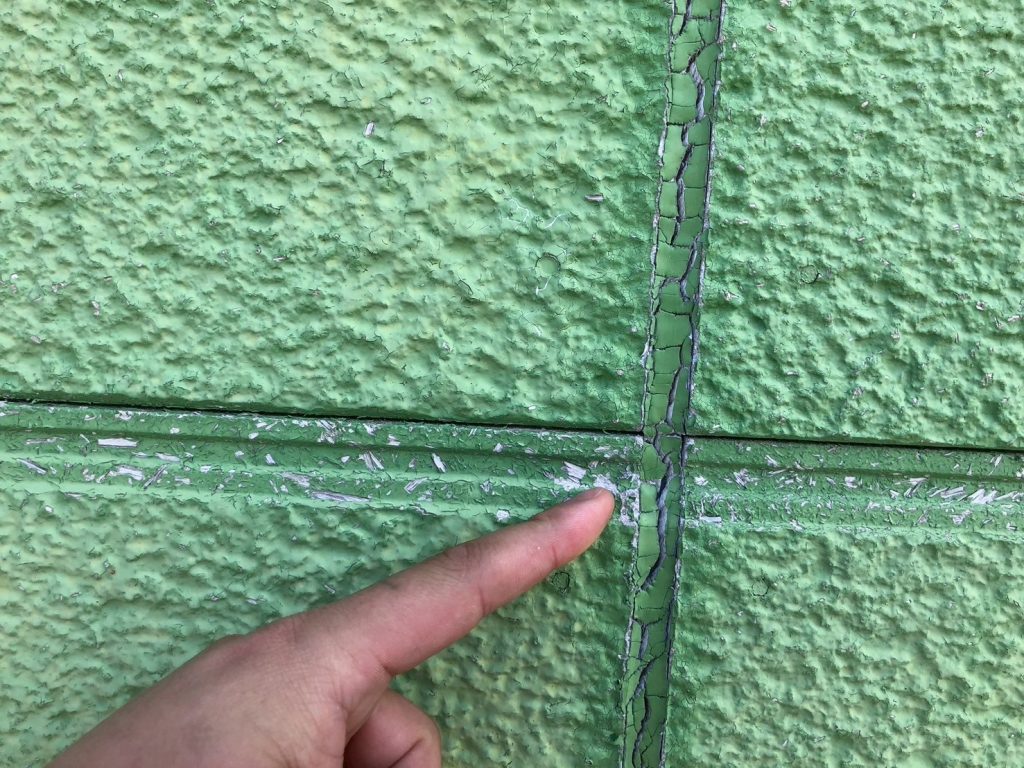 ひび割れた目地シーリング