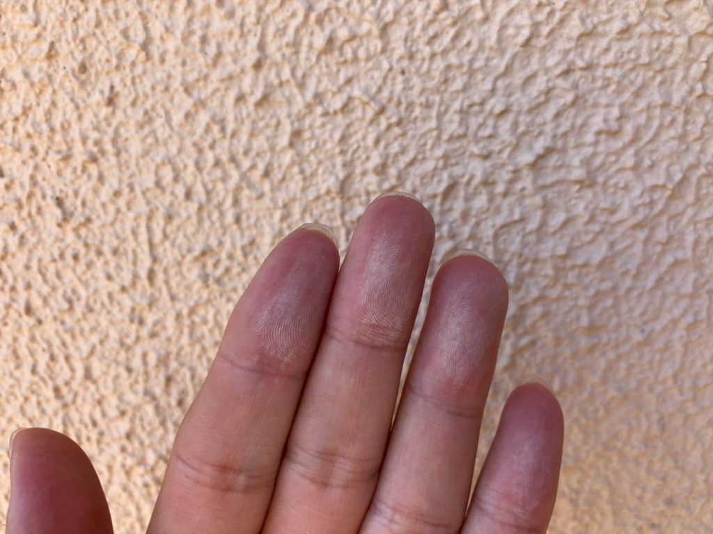 外壁のチョーキング確認