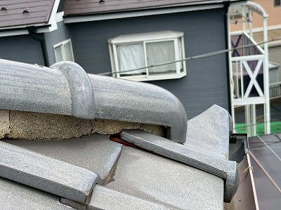 龍ケ崎市で外壁のひび割れとチョーキング、屋根からの雨漏り跡を確認した現地調査