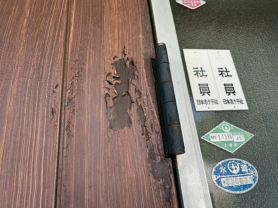 木部塗膜の剥がれ