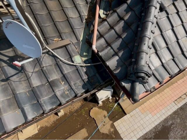 谷板金まわりの瓦屋根