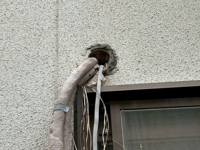 配管まわりの隙間