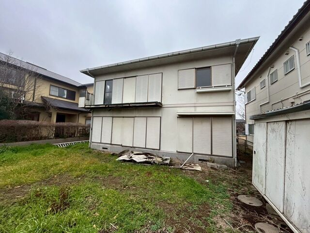 土浦で外壁塗装と屋根塗装を検討中の方へ、チョーキングや外壁欠損、屋根の苔を確認した現地調査