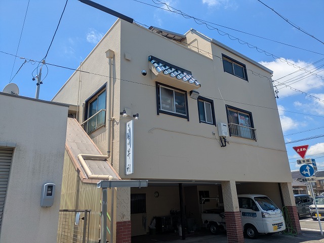 【焼津市】３階建ての住宅外壁塗装の最終仕上げ！花壇撤去跡を復元しました