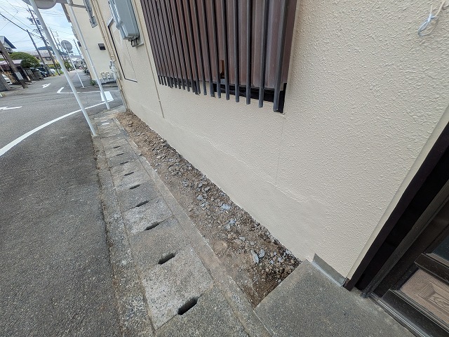モルタルの仕上げ塗完了