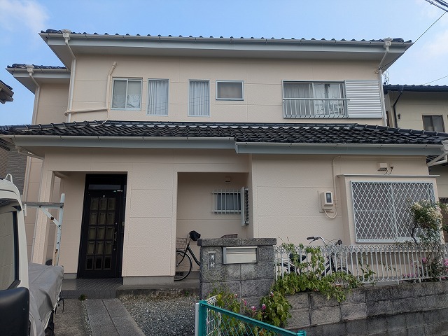【藤枝市】ALC外壁の塗装事例｜剥がれやすい木製鼻隠しは塗装せず板金カバーでメンテナンス
