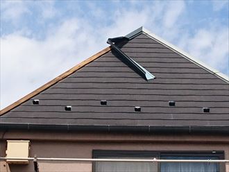 練馬区北町にて風災補修にあわせサーモアイSi(クールコーヒーブラウン)で屋根塗装工事メンテナンス