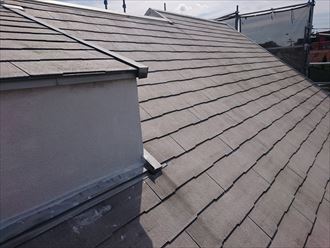 杉並区和田にて高耐久遮熱塗料サーモアイ４F(ライトブラウン)とピュアアクリル塗料エラストコート(B-964)で屋根外壁塗装