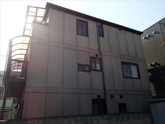 荒川区荒川の3階建て住宅にてナノコンポジットW(NC-25,F05-50F)による外壁塗装工事を実施