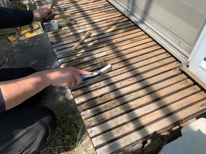 縁台の下地処理作業