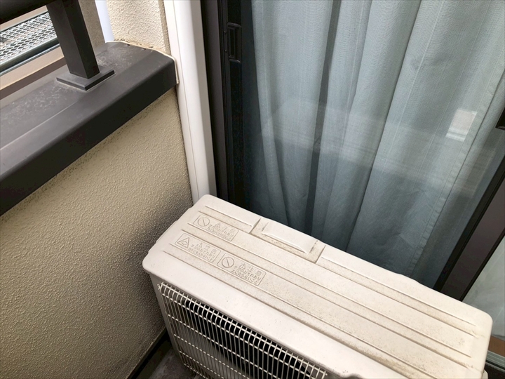 室外機横の外壁状況