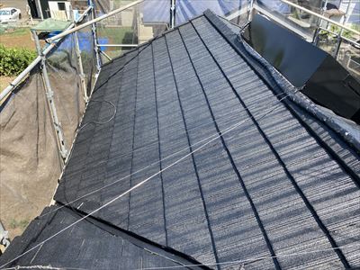 東金市極楽寺にて台風で被害を受けたモニエル瓦の補修と屋根塗装工事(ハイルーフマイルドシリコン)を実施