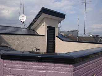 瀬谷区瀬谷にてルーフバルコニー付き2階建て邸宅の屋根・外壁塗装にはサーモアイSiとパーフェクトトップを使用！