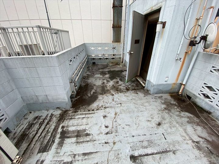 現地調査で発見した雨漏りの兆候
