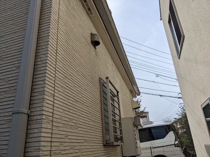 外壁側面の全景