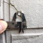 端の釘によるひび割れ