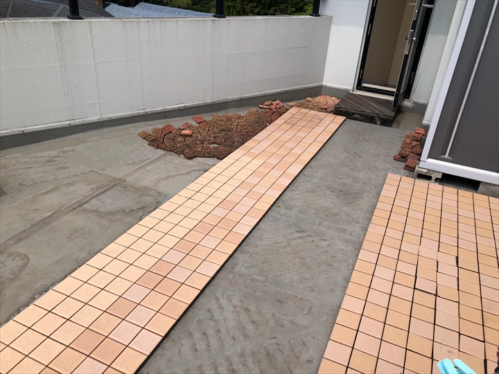 物が置かれた防水床