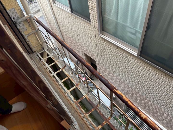 ① ケレン（サビ落とし）