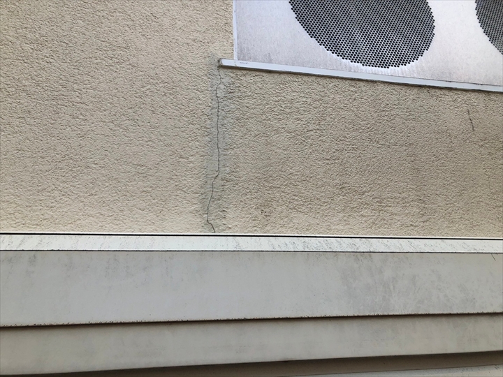 開口部下のクラック