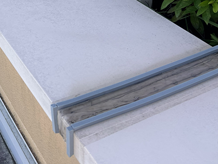 バッカー材の設置とブリッジシール準備