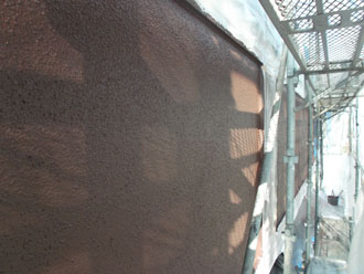 千葉県印旛郡酒々井町　外壁塗装　屋根塗装　バルコニー防水　外壁塗装　バルコニー部分の中塗り完了